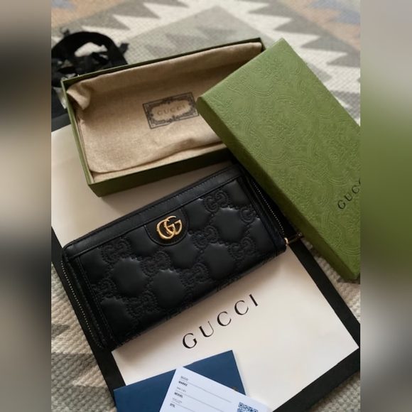 Gucci Black GG Matelasse Wallet - Picture 2 of 7